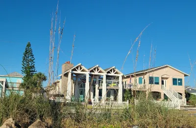 Glorious Ocean Breezes Hotels near First Baptist Church Of Flagler Beach