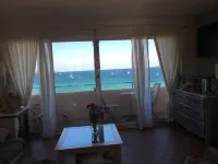 Great flat perfectly located by the beach, amazing views