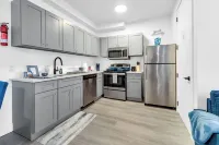 Blue Bliss 2BR 2BTH with Indoor Pool, FREE Parking, Near NYC & EWR Airport