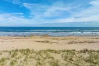 Oceanfront Condo – Walk to Pier & beach out your front door!