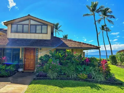 OCEANFRONT PUAMANA 136-1 - FUN IN THE SUN! Hotels near Sugar Cane Train Maui (Lahaina, Kaanapali & Pacific Railroad)
