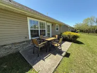 Christmas Condo w/ Garage Just Off the Parkway in Pigeon Forge, TN