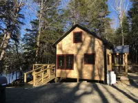 Secluded Lakefront, Dog-Friendly Cabin with Canoe, 7 Miles from the Ocean - Chalets