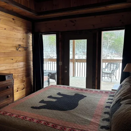 Hot Tub!!! 2 Large Decks on Spirit Lake