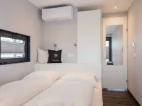 帶有壯麗景色的船屋