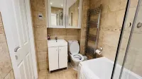 3-Bed House in Northolt Hotels in Northolt