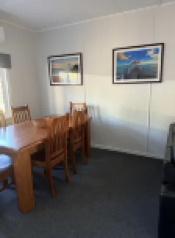 Essex Court - Beach House Motel