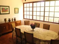 Hostal la Encantada โรงแรมใกล้พลาซ่า การิบัลดี