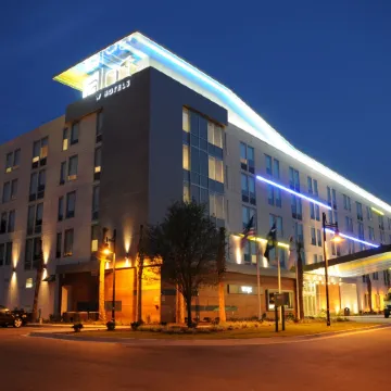 Aloft Buffalo Airport
