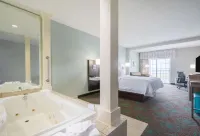 Hampton Inn & Suites Chincoteague-Waterfront Hotels in Chincoteague