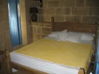 Ta' Bertu Host Family Bed & Breakfast - Pools