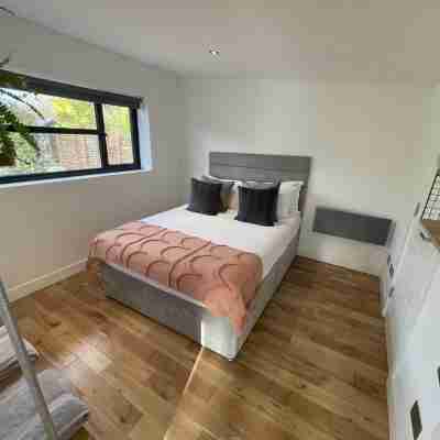 Relaxing Guest House with Jacuzzi & Boat Hire Rooms