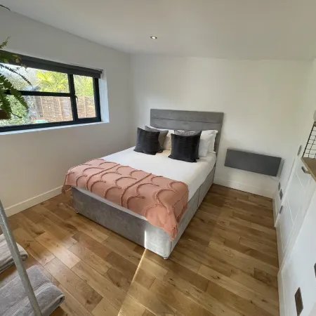 Relaxing Guest House with Jacuzzi & Boat Hire