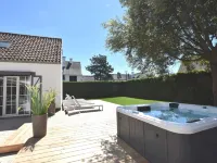 Luxury Villa in Sint-Idesbald with Hot Tub - Hot Tub