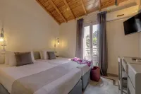 Samaina Port Hotel - balcony