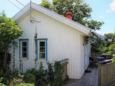 4 Person Holiday Home in FotÃ¶, VÃ¤stra GÃ¶taland Hotel dekat Hönö