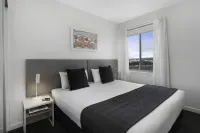 Quest Mawson Lakes - Mountain view
