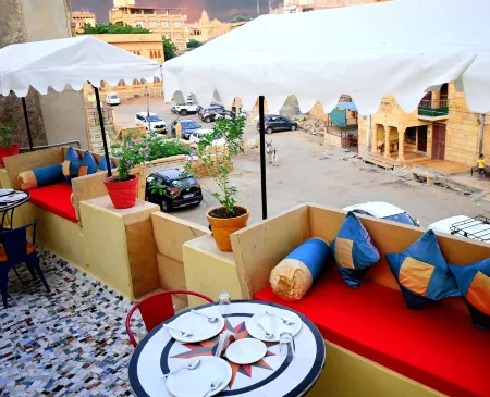 Hotel Pleasure Haveli Отели рядом с достопримечательностью «Джейзалмер Форт»