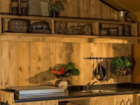 Pleasant tent with swimming pool