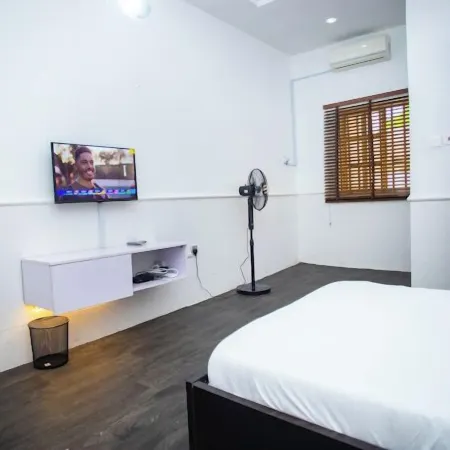 215 West Apartment