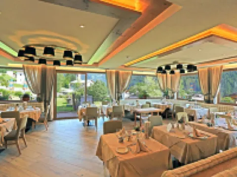 Hotel Cesa Tyrol Hotels in Canazei