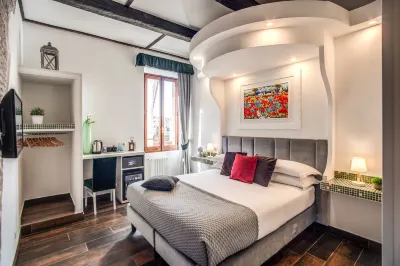 Tritone Top House Hotels in Trevi Fountain Surrounding