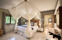 Mhondoro Safari Lodge & Villa Hotels in Lephalale Local Municipality