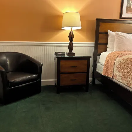 County Clare Irish Hotel & Pub