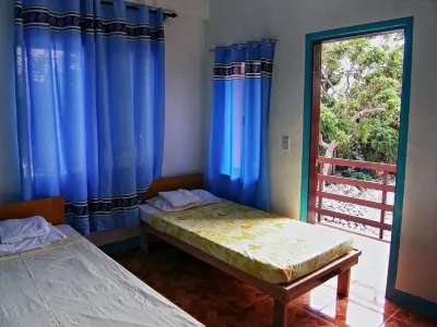 R&E Bed & Breakfast Hotels near Basco Lighthouse