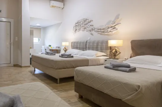 Comfort Stay Airport Studios - Free Shuttle from the Athens Airport Hotels near Attica Zoological Park