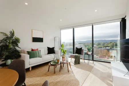 The East End Apartments by Urban Rest Отели рядом с достопримечательностью «Элдер Парк Ротунда»