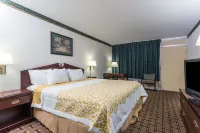 데이즈 인 바이 윈덤 딕슨