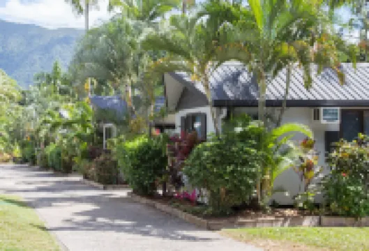 タスマン ホリデイ パークス- ケアンズ クール ウォーターズ アライソン・ストリート・パーク周辺のホテル