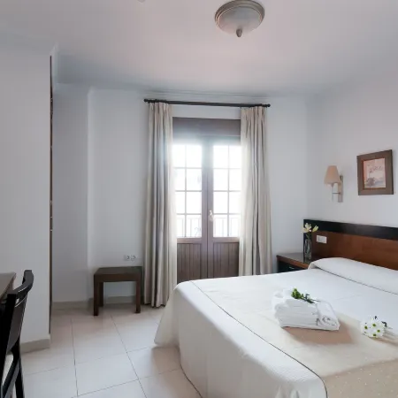 Hotel Restaurante Blanco y Verde