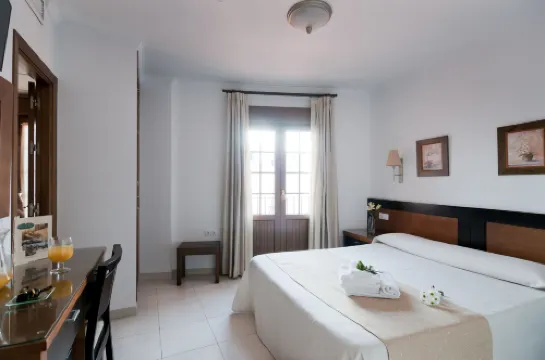 Hotel Restaurante Blanco y Verde