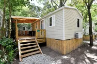 Camping du Pont d'Avignon Hotels in Villeneuve-les-Avignon