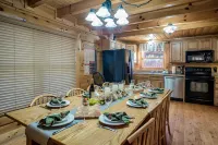 Summer Special! Nerf Party, Pool, HotTub, Pet Friendly