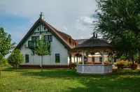 Antal-Tavi Fogadó és Horgászparadicsom Hotels in Szentes