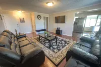 Large 7Br,4BA, Short Walk to Niagara Falls Hotels in Lewiston