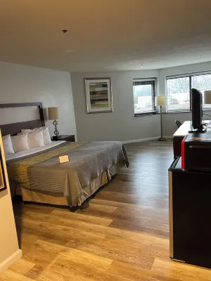APM Inn & Suites