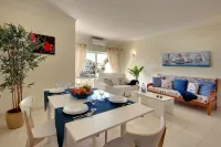 Apartamentos do Atlantico Hotels near The Strip