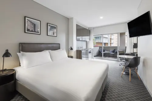 Holiday Inn & Suites Sydney Bondi Junction by IHG - Apartments