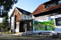 Hotel & Hostel Drei Bären Hotels near National Park Visitor Centre TorfHaus