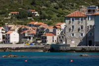 Mira Sea Front Guesthouse Hotels near Vis