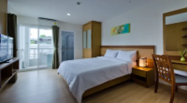 Kozy Inn Hotels near Makro Bangbon