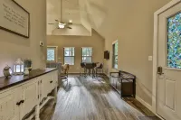 Villas at Gingershack Farms Hotels in East Ellijay