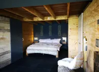 Chalet with Panoramic Views of the Mountains of the Oberland and Lake Thun Hotel in zona Thun