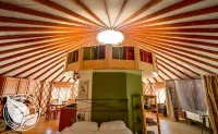 Strawhouse Resorts Hotel a Junction City