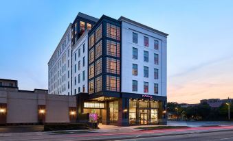 Moxy Charleston Downtown