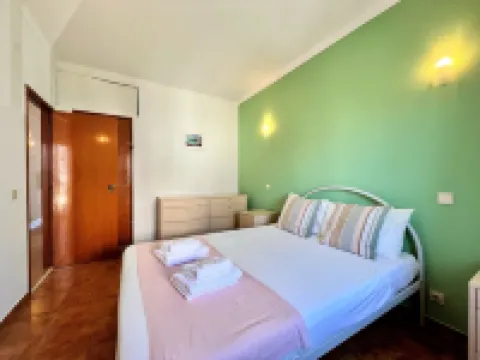 Albufeira Classic 2 by Homing